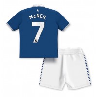 Everton Dwight McNeil #7 Replika babykläder Hemmaställ Barn 2023-24 Kortärmad (+ korta byxor)